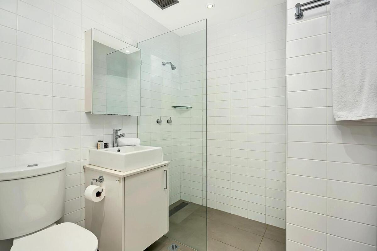 Cldon- Furnished 1 Bedroom - Bridge St Cbd Apartment